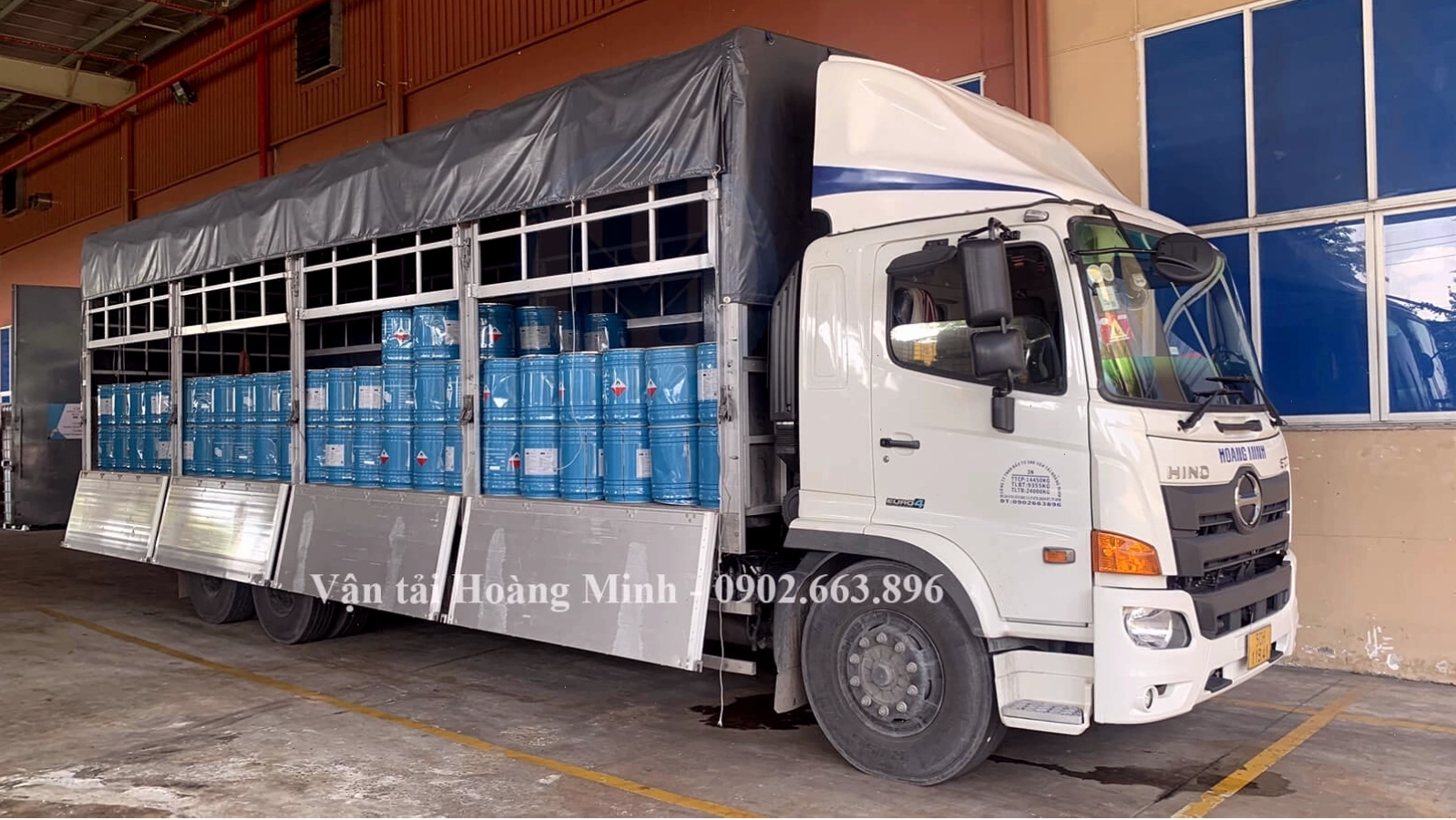 Vận chuyển hàng hóa chất công nghiệp dạng phuy tại KCN VSip Bình Dương