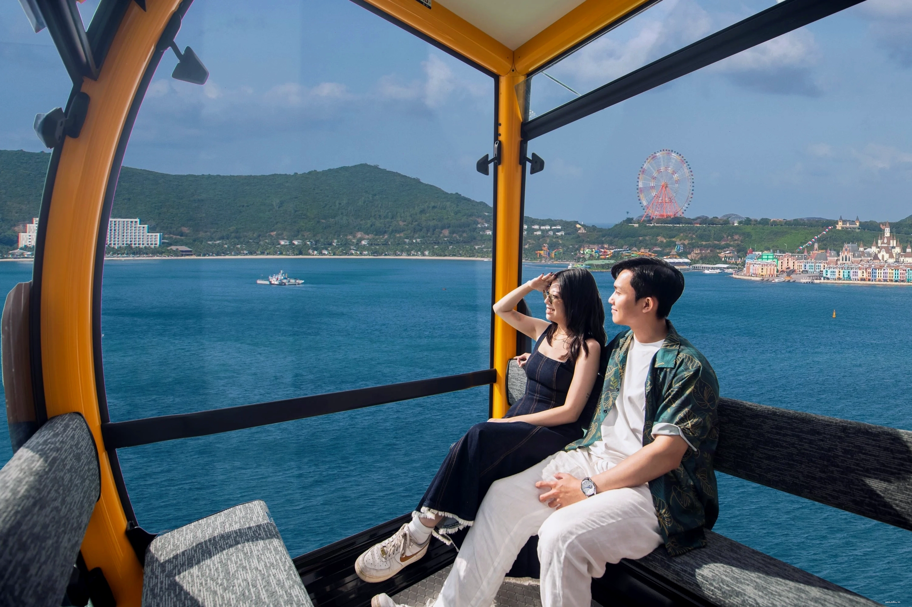 Vé cáp treo 2 chiều Vinpearl Harbour