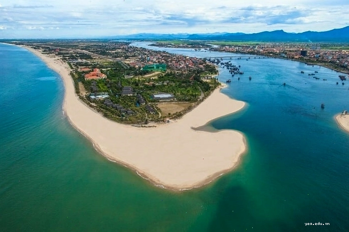 Vẻ đẹp hoang sơ của bãi biển Bảo Ninh, Đồng Hới, Quảng Bình