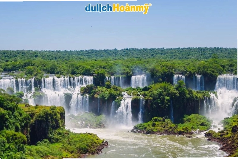 Vẻ đẹp hùng vĩ của Thác Iguazu với hàng trăm dòng nước đổ xuống