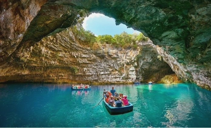 Vẻ đẹp huyền ảo của Động Melissani, Hy Lạp