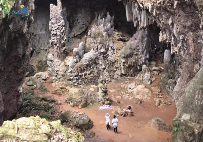Vẻ đẹp huyền bí bên trong Hang Chiều