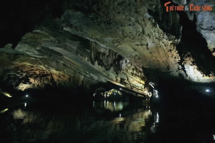 Vẻ đẹp kỳ ảo bên trong Động Phong Nha Kẻ Bàng
