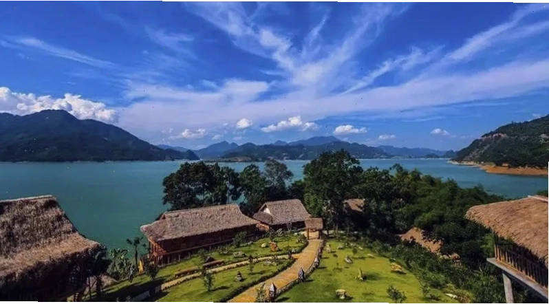 Vẻ đẹp kỳ ảo của nhũ đá bên trong Động Cóc Đá Bạc