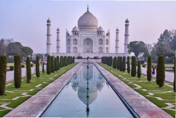 Vẻ đẹp lộng lẫy của Taj Mahal dưới ánh nắng