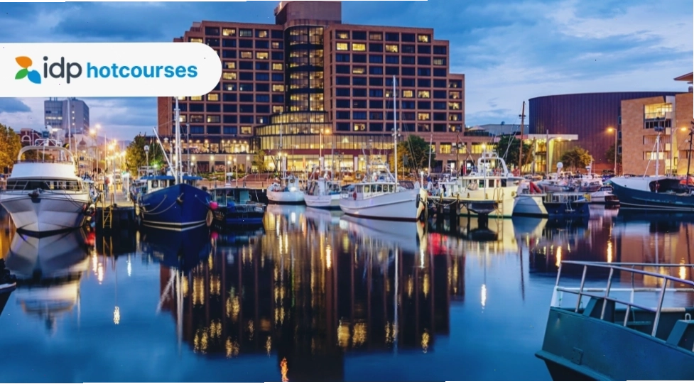 Vẻ đẹp thiên nhiên Tasmania Úc với núi và hồ nước