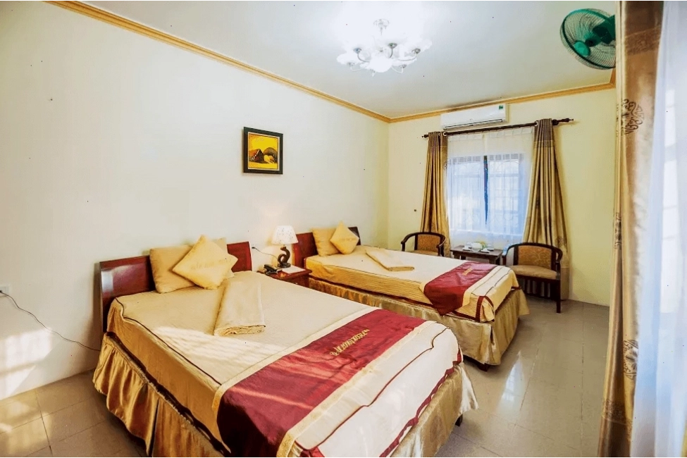 Vẻ đẹp thơ mộng của đầm hoa sen tại Đầm Long