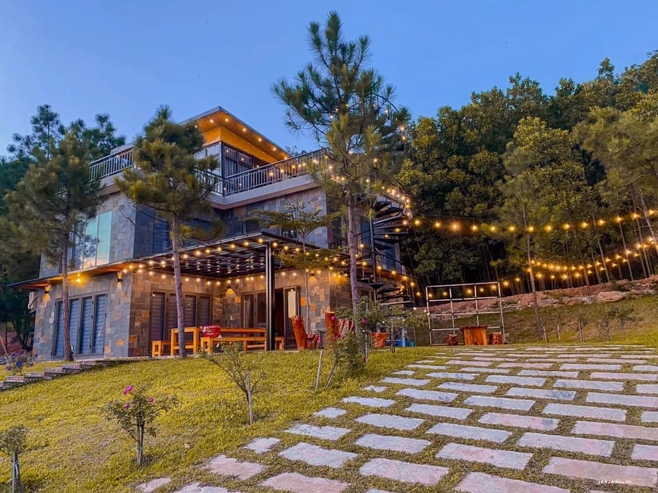 Villa có bể bơi riêng và sân vườn rộng tại Sóc Sơn