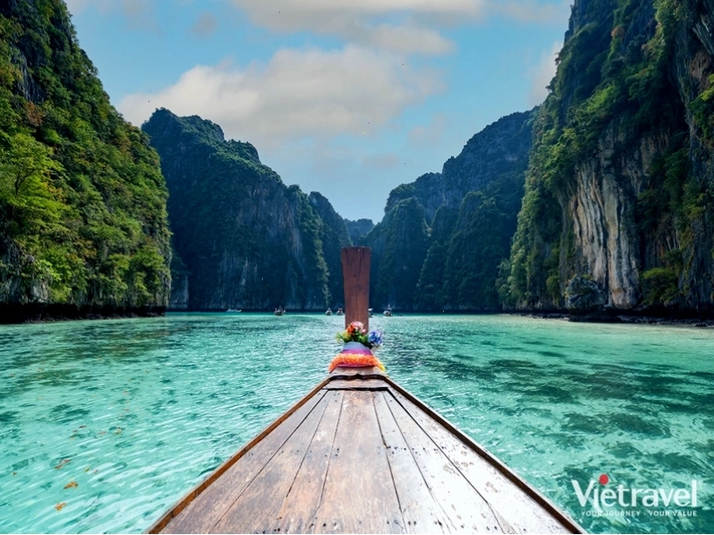Vịnh Phang Nga với những hòn đảo đá vôi kỳ vĩ