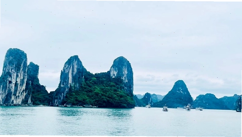 Vịnh Vũng Rô nhìn từ trên cao