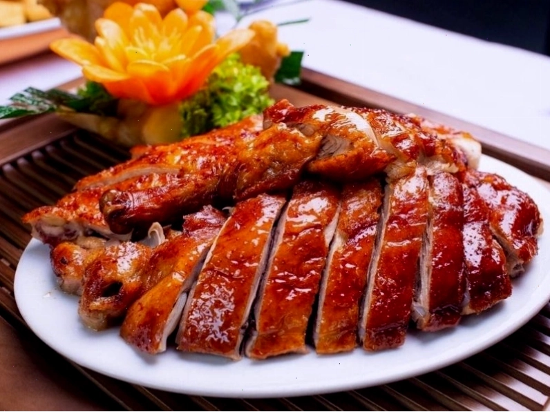 Vịt quay ở Vũ Hán thu hút nhiều thực khách