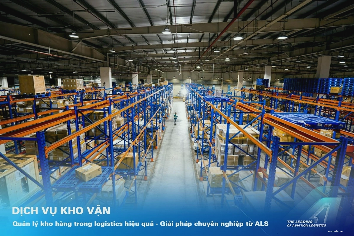 Xe container chờ làm thủ tục tại ALS Cargo Terminal