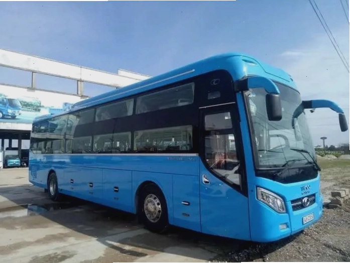Xe khách di chuyển đến Bắc Kạn