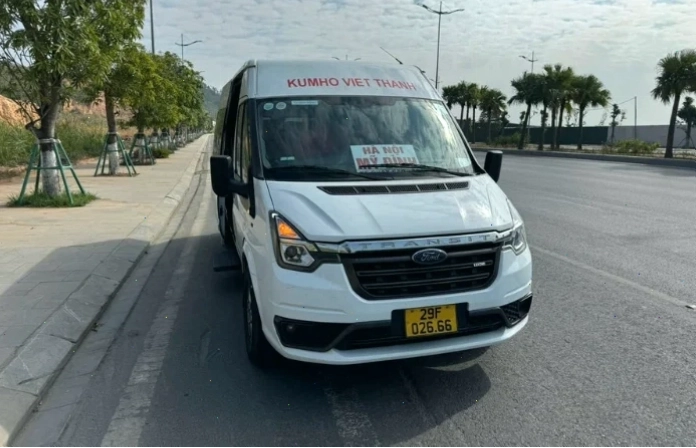 Xe khách Kumho Việt Thanh nổi bật với thiết kế hiện đại