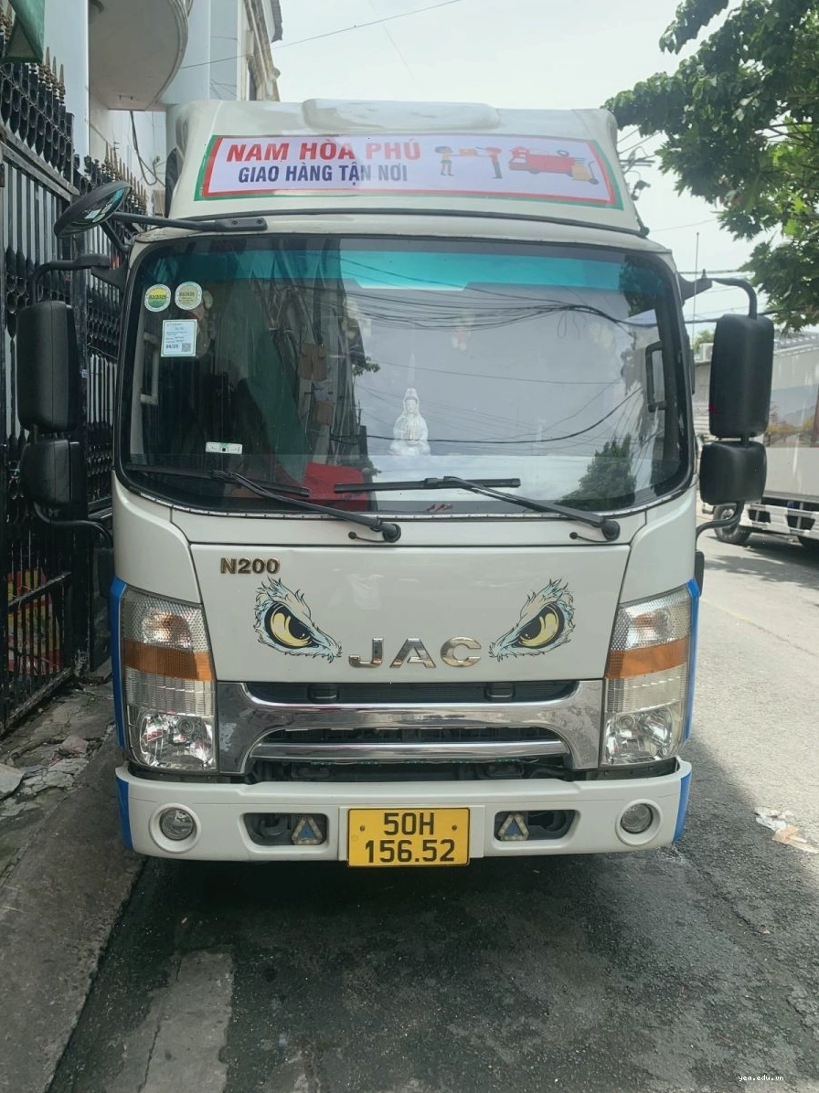 Xe tải chở hàng chuyên dụng cho tuyến TP.HCM đi Long An